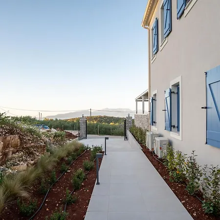 Ariste With Stunning Views Near Fiscardo Villa *