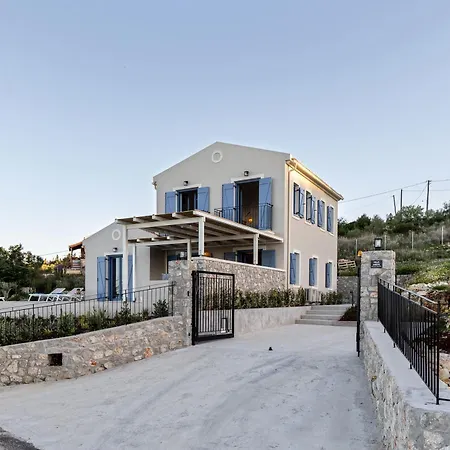 Ariste With Stunning Views Near Fiscardo Villa *