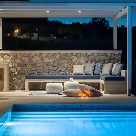 Ariste With Stunning Views Near Fiscardo Villa *