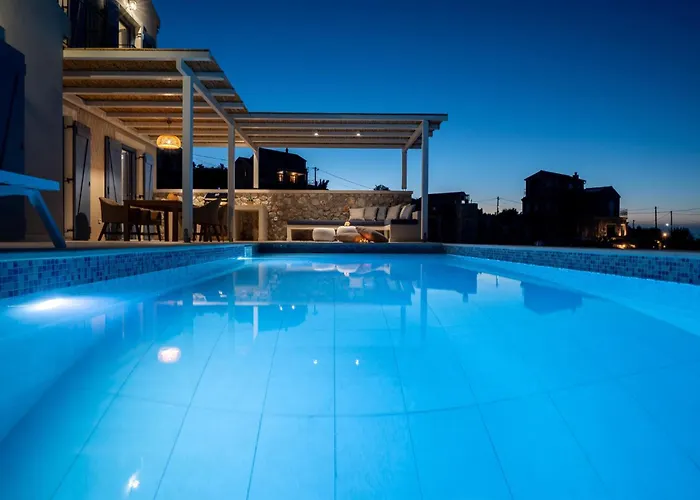 Ariste With Stunning Views Near Fiscardo Villa *