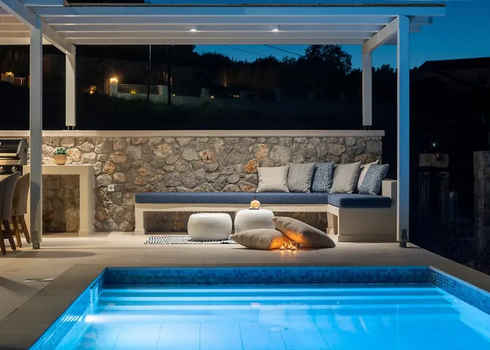Ariste With Stunning Views Near Fiscardo Villa *