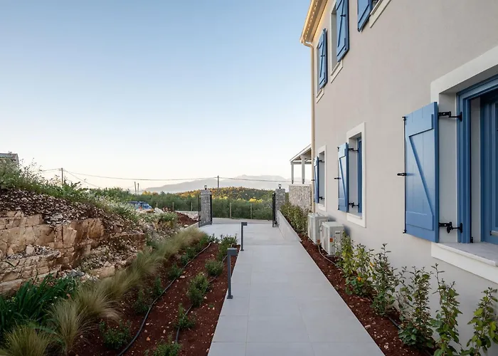 Ariste With Stunning Views Near Fiscardo Villa *